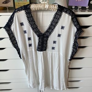 Short sleeved blouse